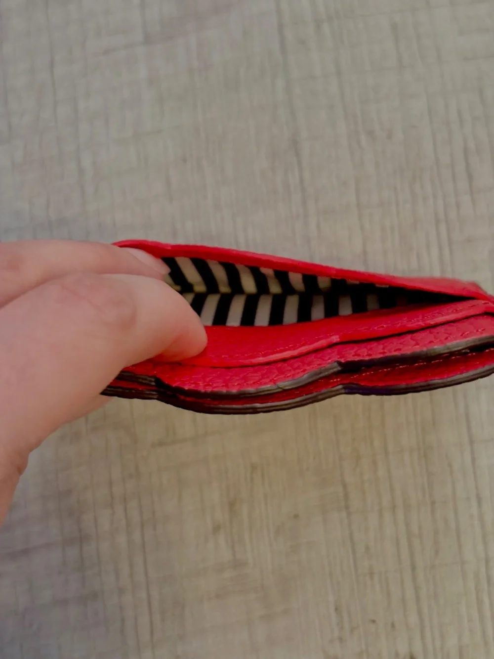 Kate Spade Leewood Place Red Leather Card Holder Wallet Coastal Nautical Luxury